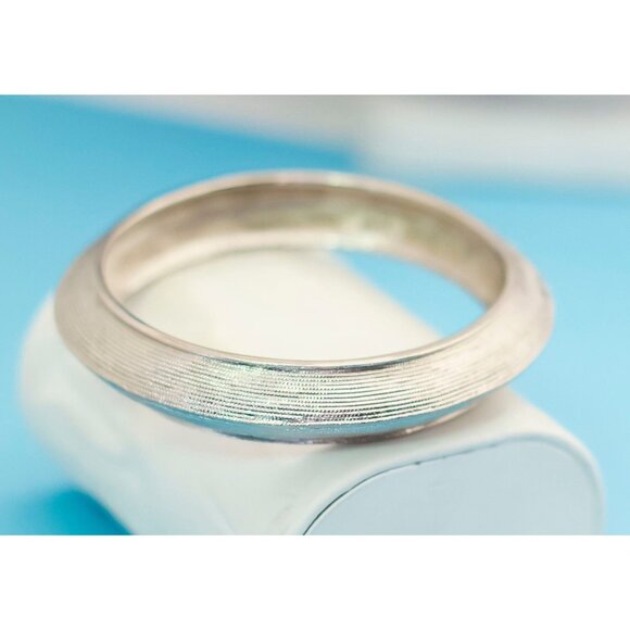 Vintage Geometric Ring Bangle Bracelet - 7 3/4 inch - N21 - Picture 2 of 3